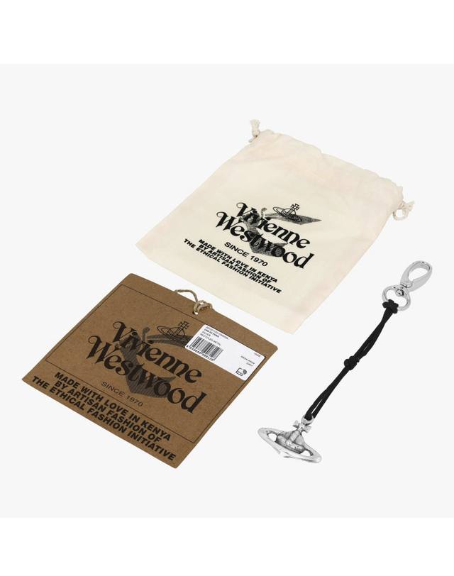 비비안 웨스트우드 [비비안웨스트우드 VIVIENNE WESTWOOD] 8203011ZU OM000K Q401 여성 키링 착용컷