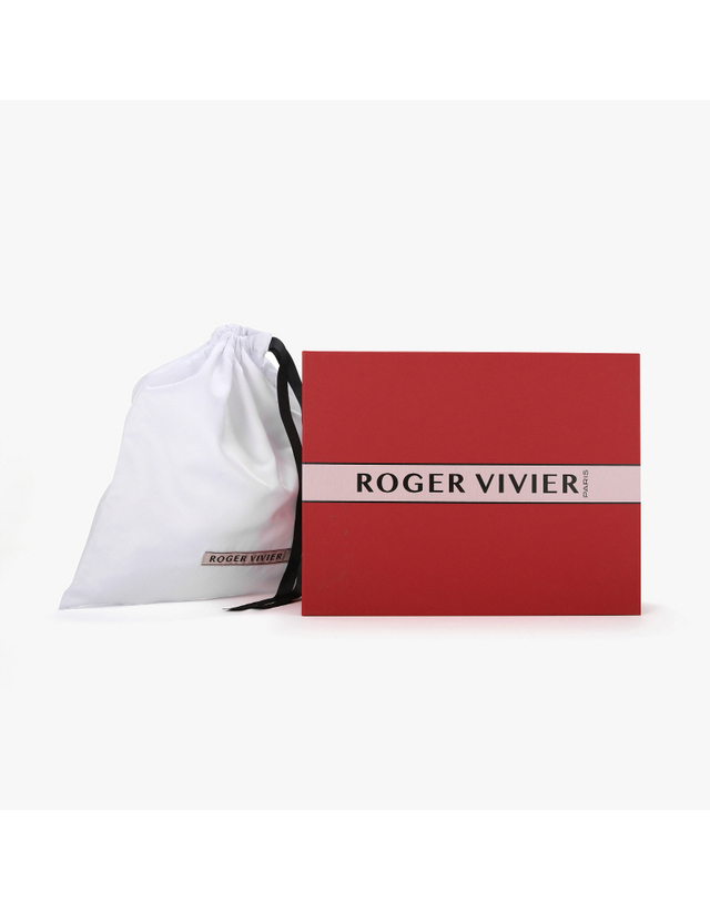 로저 비비에 [로저비비에 ROGERVIVIER] RVW50624180 KOT B999 여성 스니커즈 착용컷