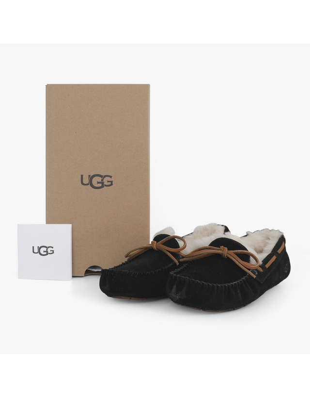 어그 [어그 UGG] 1107949 BLK 여성 플랫슈즈 착용컷