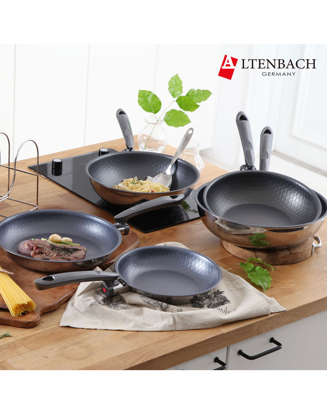 알텐바흐 알텐바흐 울트라콤보 통5중 프라이팬 30cm 착용컷