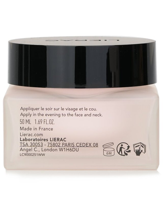 리에락 리에락 리제너레이션 나이트 크림을 들어 올립니다 50ml 착용컷