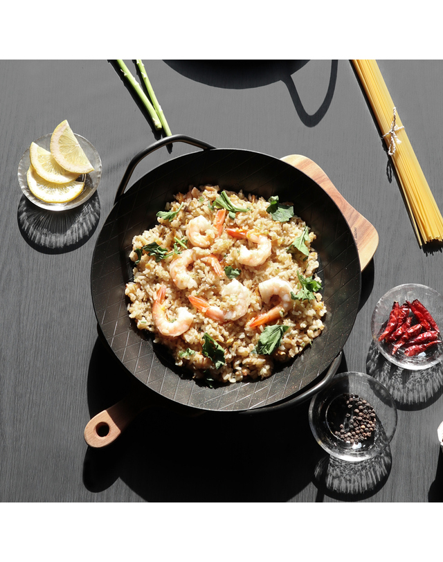 여미온 보나토 무쇠 빠에야팬 24cm 착용컷