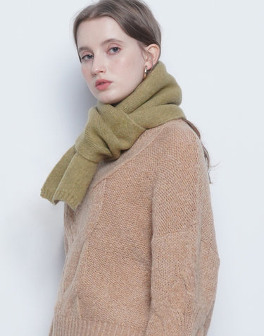 W182 wool knit muffler olive