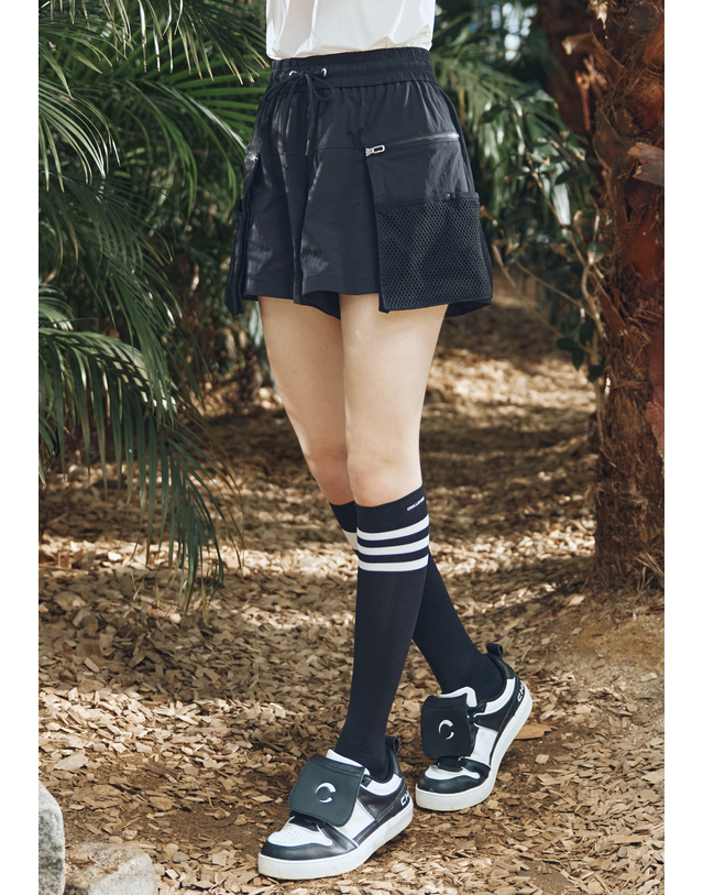 챌린저 [챌린저] 탈부착 메쉬빅포켓 허리스트링 여성 큐롯형 반바지 블랙_CHD2WHP0684BK 착용컷
