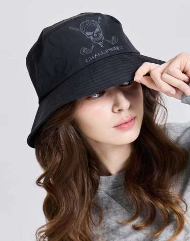 유니 무아레 스컬 포인트 스트링 버킷햇 블랙