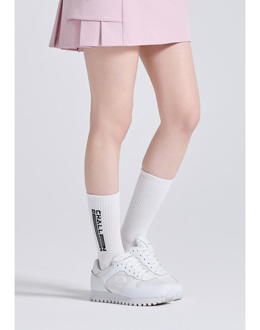 유니 로고 디테일 쿠션 중목 양말 화이트