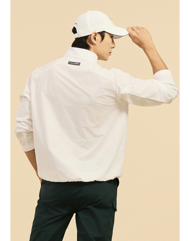 챌린저 [챌린저] 남성 에센셜 반집업 하이넥 윈드브레이커 우븐탑 화이트 착용컷