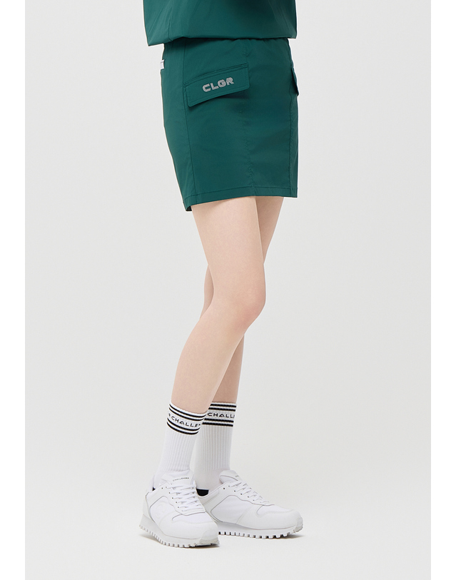 챌린저 [챌린저] 여성 에센셜 카고포켓 H라인 골프 큐롯 다크그린 착용컷