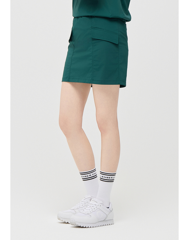 챌린저 [챌린저] 여성 에센셜 카고포켓 H라인 골프 큐롯 다크그린 착용컷