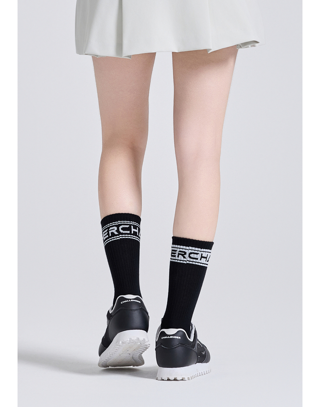챌린저 유니 언발란스 컬러블록 쿠션 중목 양말 블랙 착용컷