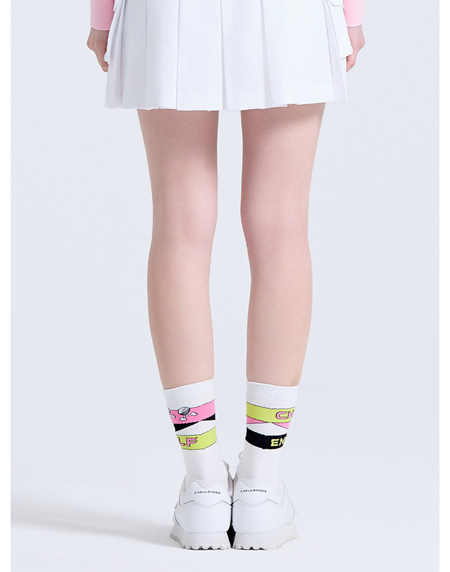 챌린저 유니 언발란스 로고 디테일 쿠션 중목 양말 핫핑크 착용컷