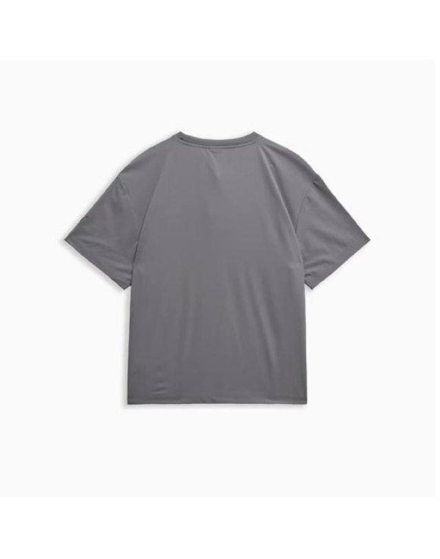 푸마 [갤러리아] 푸마(PUMA) 남녀공용 반팔 서울테크 우븐 티셔츠 63831615/차콜 착용컷