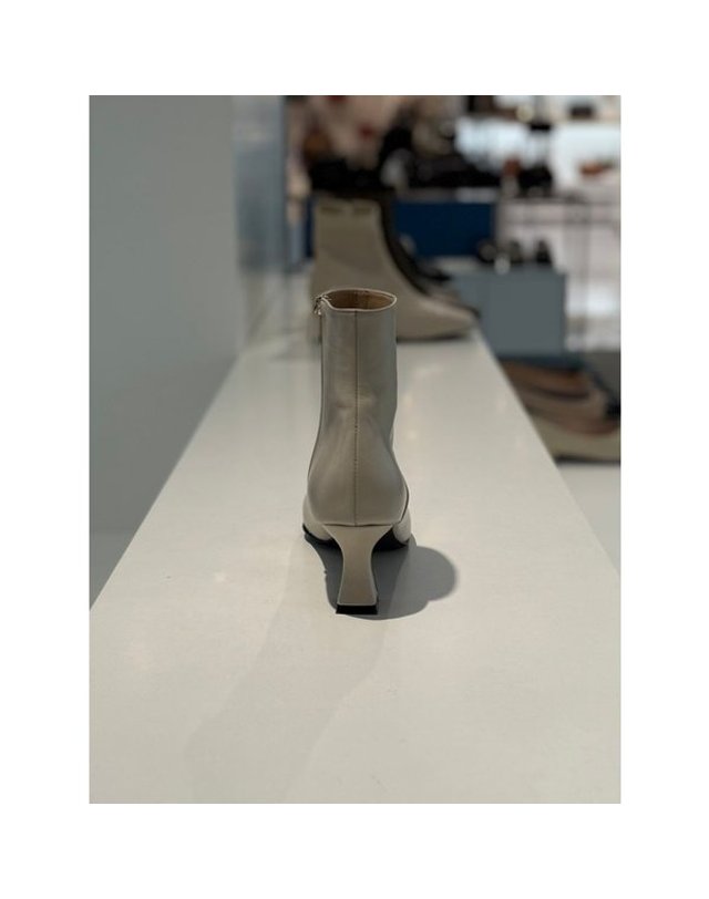세라 [갤러리아] 세라 포인티드 토 여성 앵클부츠 S21A510 외2종 6CM,8CM 착용컷