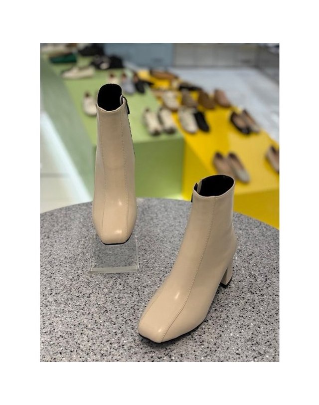 세라 [갤러리아] 세라 여성 스퀘어 토 천연가죽 앵클부츠 S20A472 2컬러 6CM 착용컷