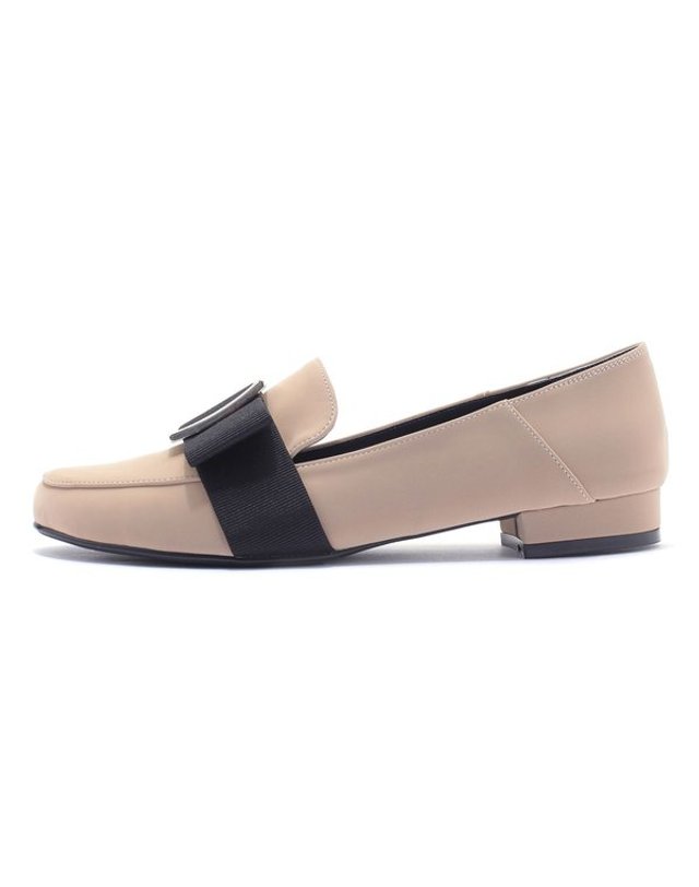 세라 [갤러리아] 세라 사틴스판 사각 장식 펌프스힐 로퍼 TJP21461 베이지 1.5CM 착용컷