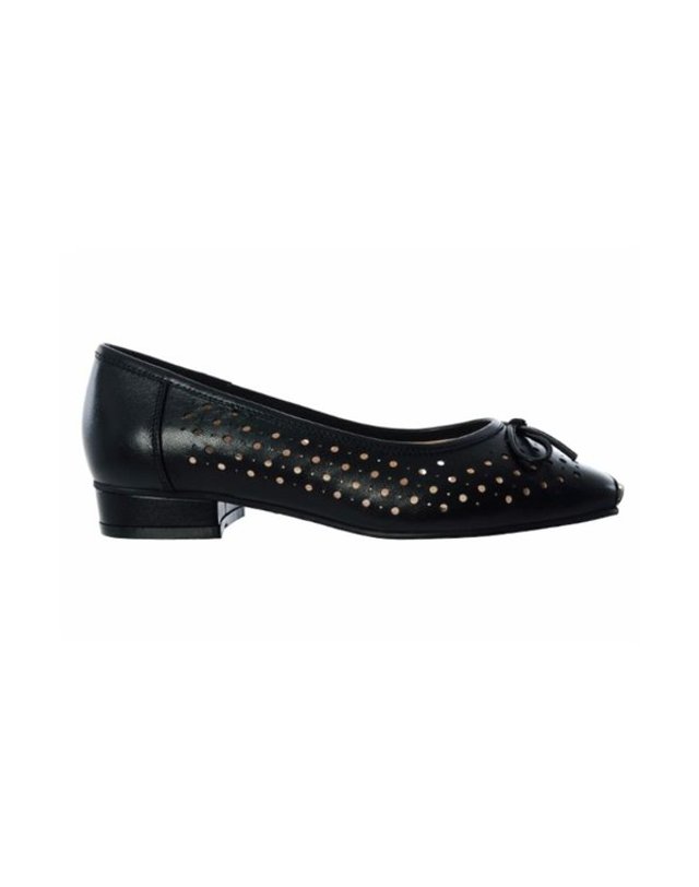 에스콰이어 [갤러리아] 에스콰이아 여성 리본 펀칭 플랫 슈즈 EQEMST701BK-702MS-703WH 착용컷
