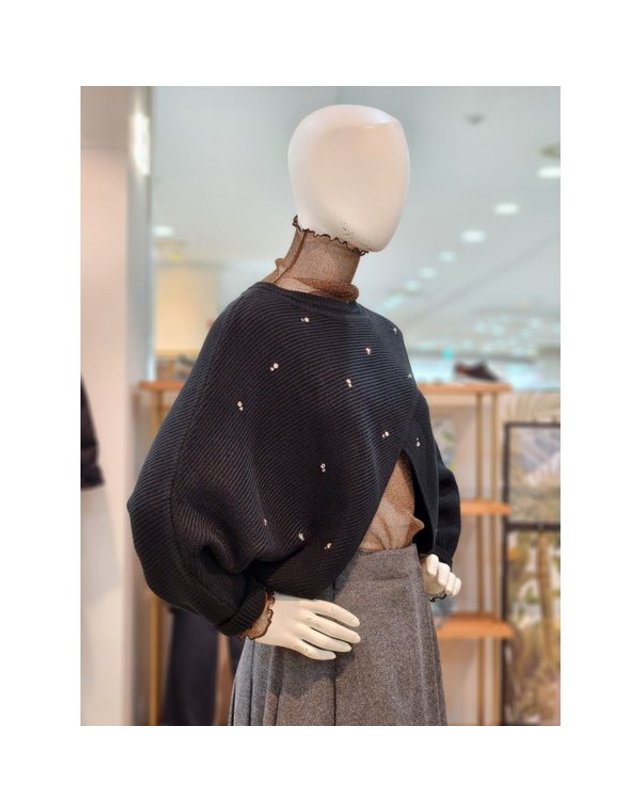 씨 [갤러리아] [SI][24F/W] 큐빅 디테일 랩 크롭 풀오버 (SDUCX29290) 착용컷