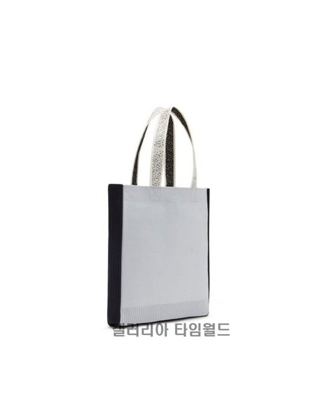 키플링 [갤러리아] 키플링 X KEIKO 토트백 아다오 케이코 플레이드 BL KLCBT30 KPBL 착용컷
