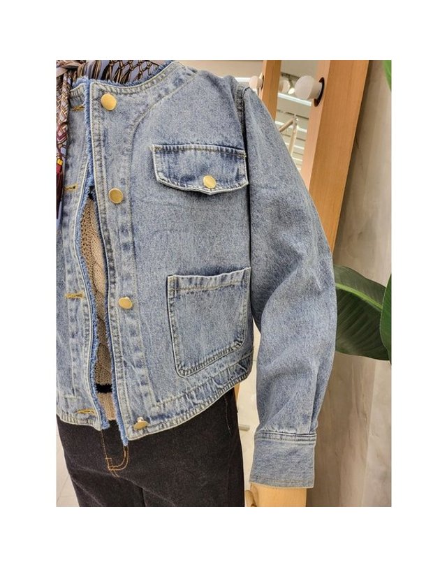 리안뉴욕 [갤러리아] F/W 노카라테슬포인트데님재킷 RQ22IDJK010 착용컷