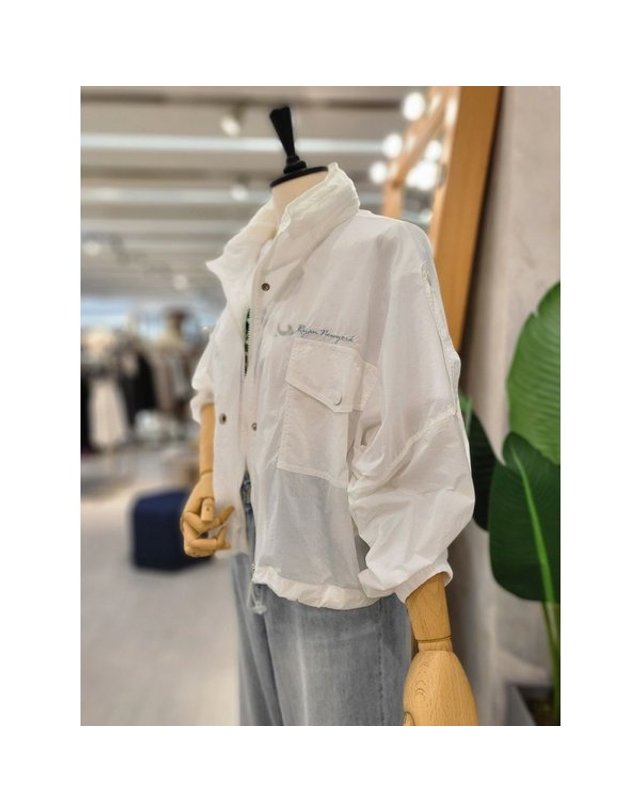 리안뉴욕 [갤러리아] S/S 트랜디캐쥬얼크롭재킷 RRGWJP01A 착용컷