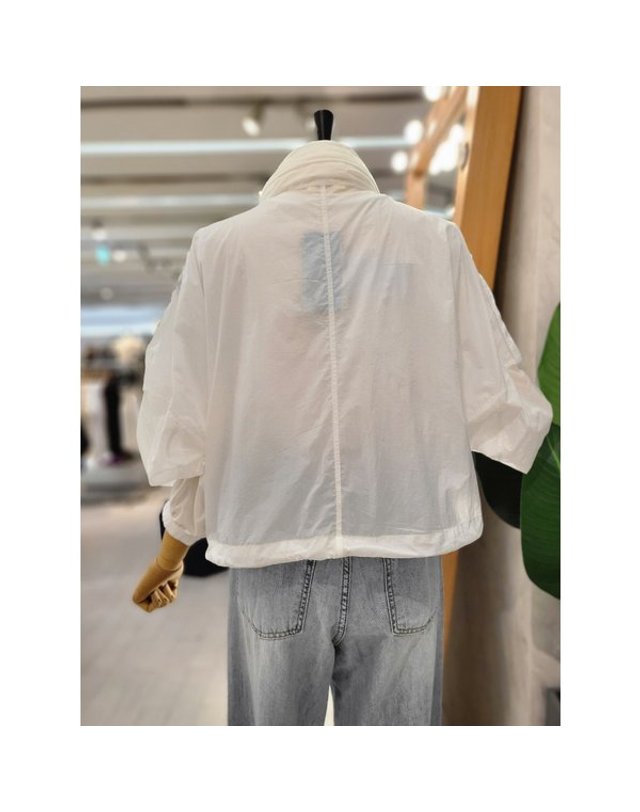 리안뉴욕 [갤러리아] S/S 트랜디캐쥬얼크롭재킷 RRGWJP01A 착용컷