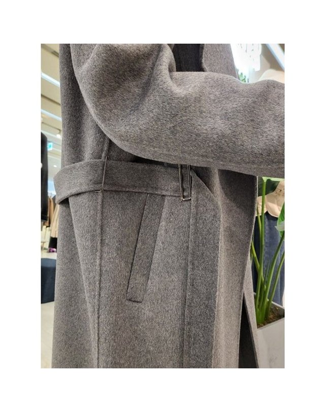 리안뉴욕 [갤러리아] F/W 핸드메이드하이넥롱코트 RQKWLC03A 착용컷