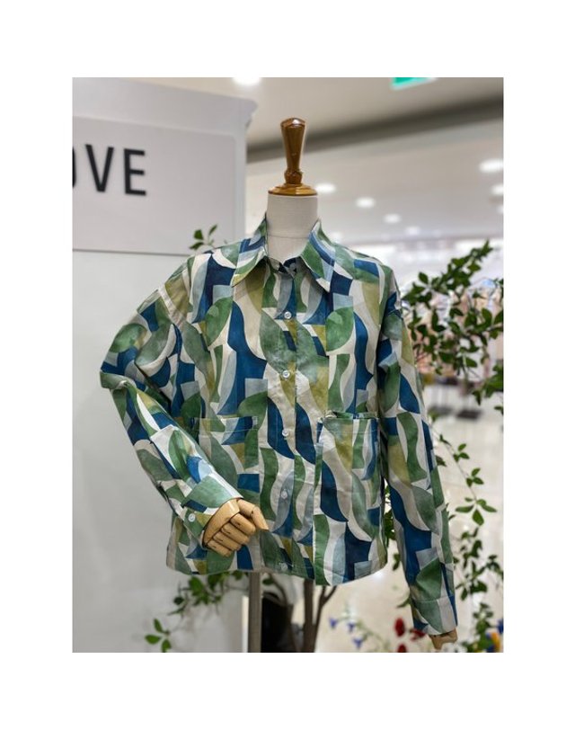 레코브 [갤러리아] [레코브]밑단 스트링 프린트셔츠 (SB31F3NB505X) 착용컷