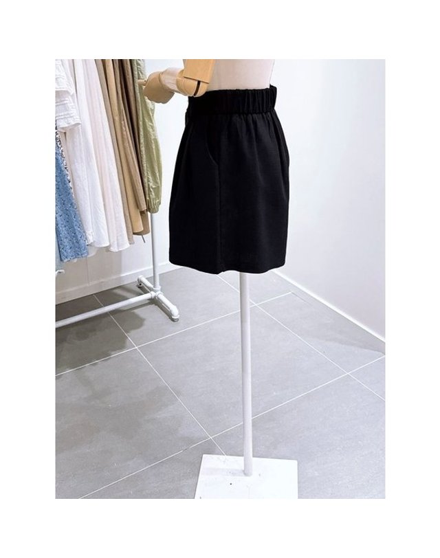 레코브 [갤러리아] [레코브]슬라브 투턱 숏팬츠(LC41F8PS004X) 착용컷