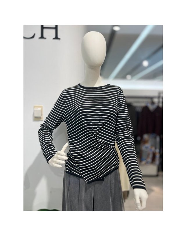 안지크 [갤러리아] 안지크(25S/S)니트 라운드니트 긴팔니트 얇은니트(AJ3KP6130) 착용컷