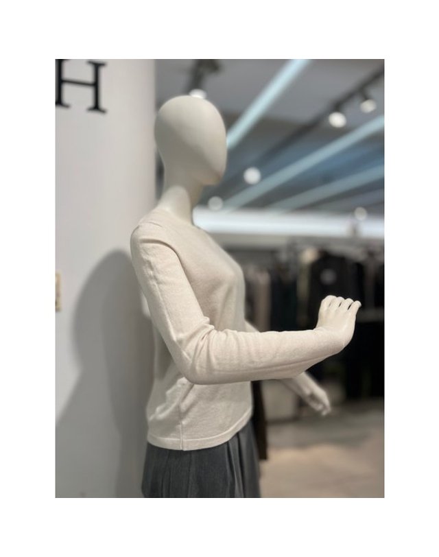 안지크 [갤러리아] 안지크(25F/W)니트티 라운드니트 단색니트(AJ3KP6140) 착용컷