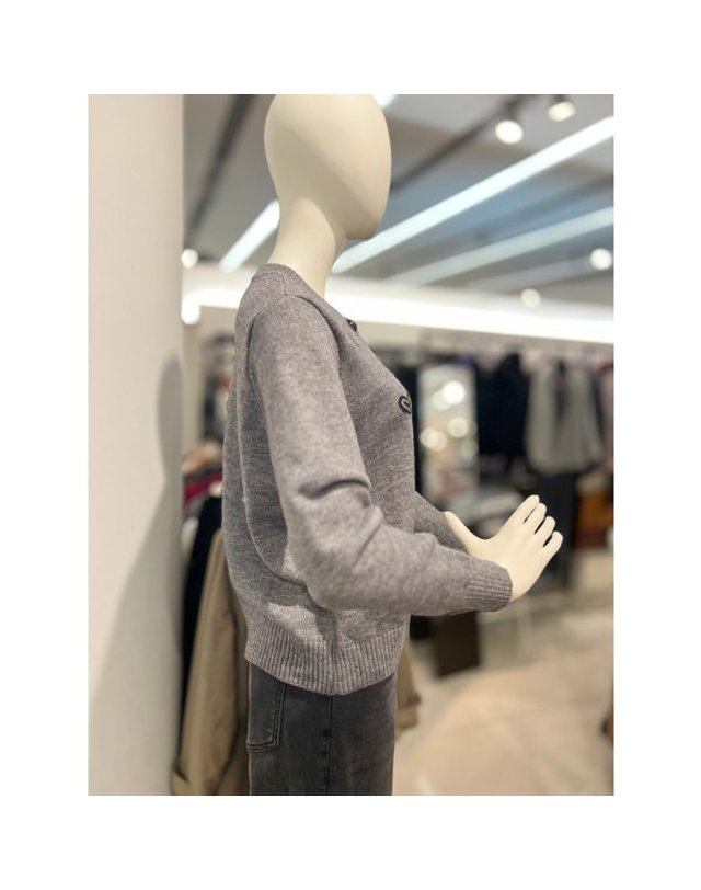 안지크 [갤러리아] 안지크갤러리아백화점(25F/W)니트가디건 가디건 겨울니트가디건(AJ4KC5140) 착용컷