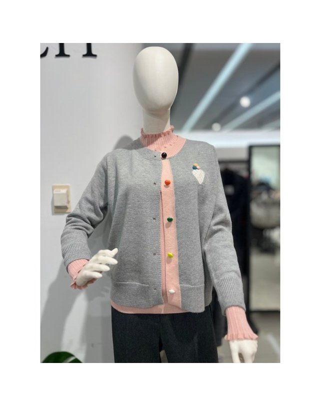 안지크 [갤러리아] 갤러리아백화점안지크(25F/W)니트가디건 가디건 겨울가디건(AJ4KC5200) 착용컷