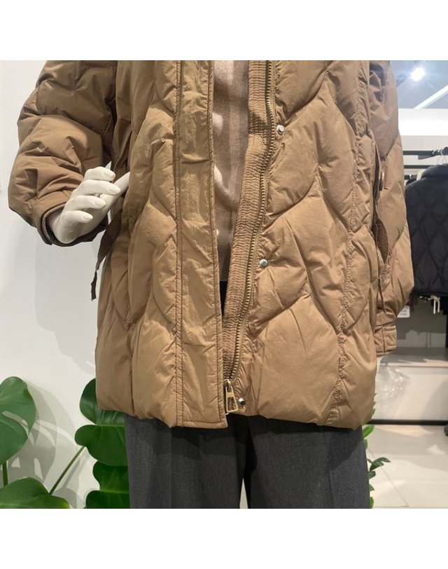 안지크 [갤러리아] 갤러리아백화점안지크(25F/W)경량패딩 75cm하프기장패딩 경량패딩(AJ4DW5230) 착용컷
