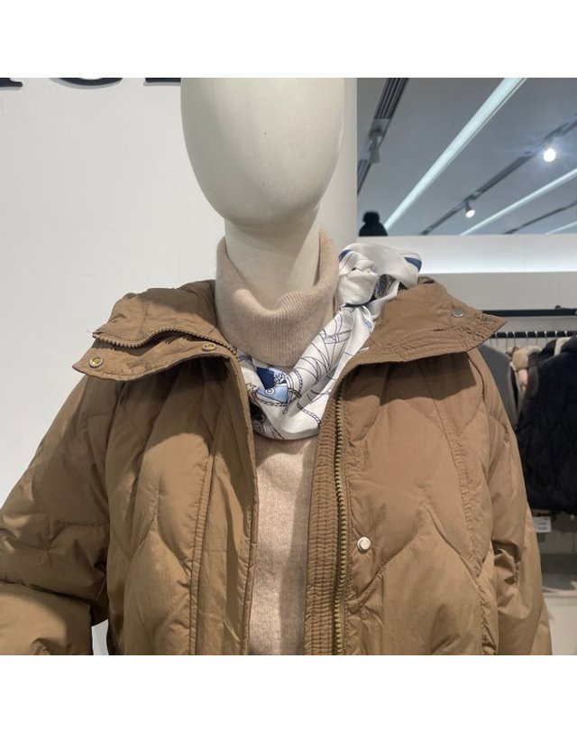 안지크 [갤러리아] 갤러리아백화점안지크(25F/W)경량패딩 75cm하프기장패딩 경량패딩(AJ4DW5230) 착용컷