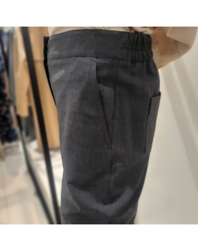안지크 [갤러리아] 마감70%(안지크 22S/S) 신축성좋은 뒷밴드 일자팬츠 (AG1SL5150) 착용컷