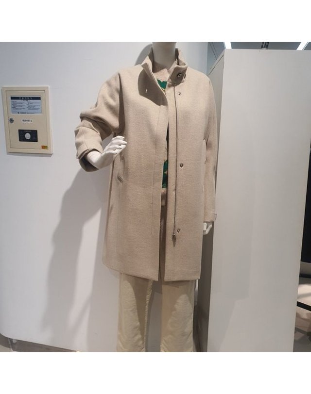 안지크 [갤러리아] 안지크반코트 차이나카라하프코트(AG4HC5150) 착용컷