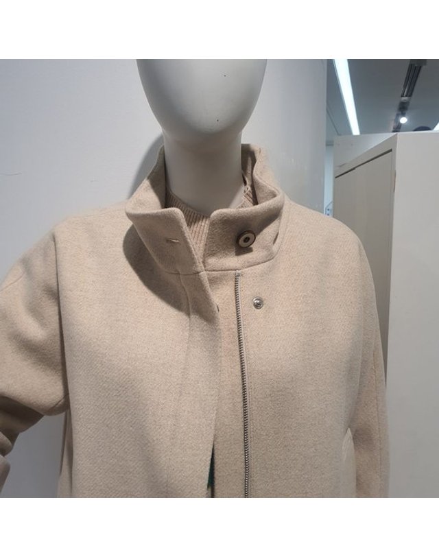 안지크 [갤러리아] 안지크반코트 차이나카라하프코트(AG4HC5150) 착용컷