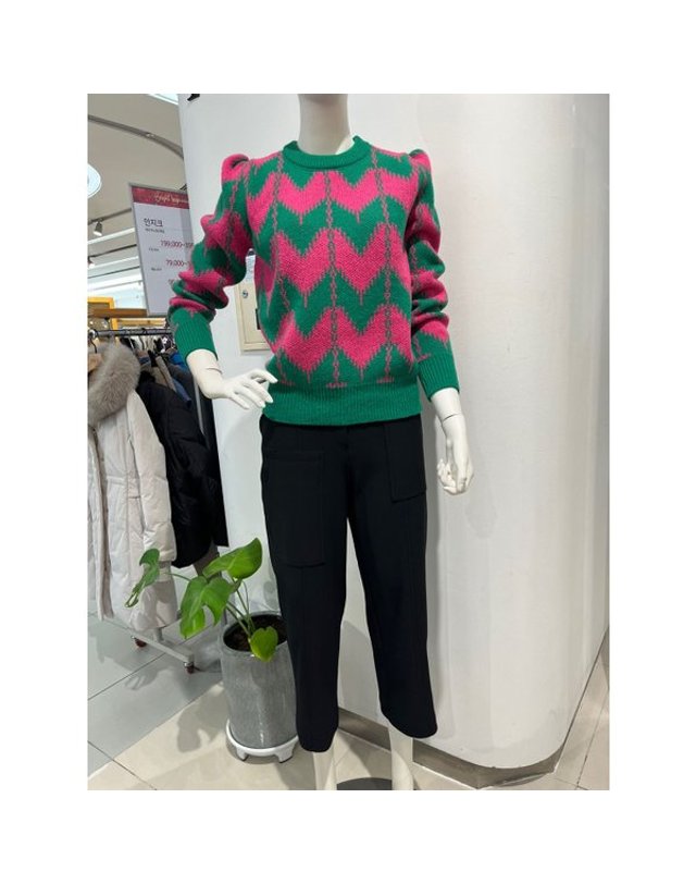 안지크 [갤러리아] 마감70%(안지크(24S/S) 도톰한 간절기니트 (AI1KP5200) 착용컷