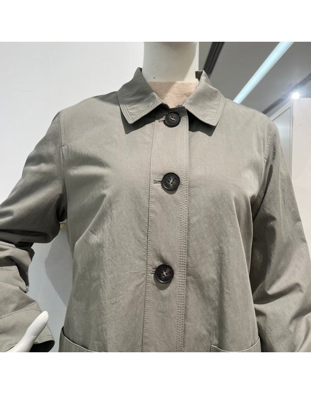 안지크 [갤러리아] 안지크(24S/S) 스텐카라바바리 캐쥬얼트렌치코트 기본스타일 (AIIBR5100) 착용컷