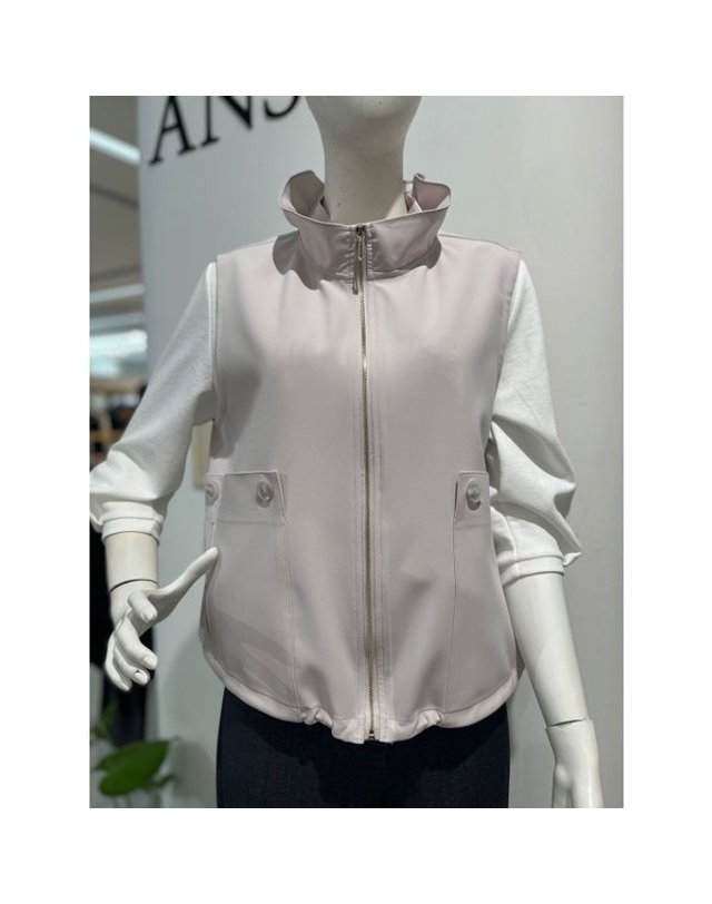 안지크 [갤러리아] 갤러리백화점 차이나카라 짚업베스트 (AI1VT5110) 착용컷
