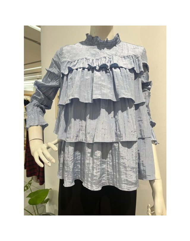 안지크 [갤러리아] 안지크(24S/S) 프릴 러블리한 블라우스 (AI1BL1150) 착용컷