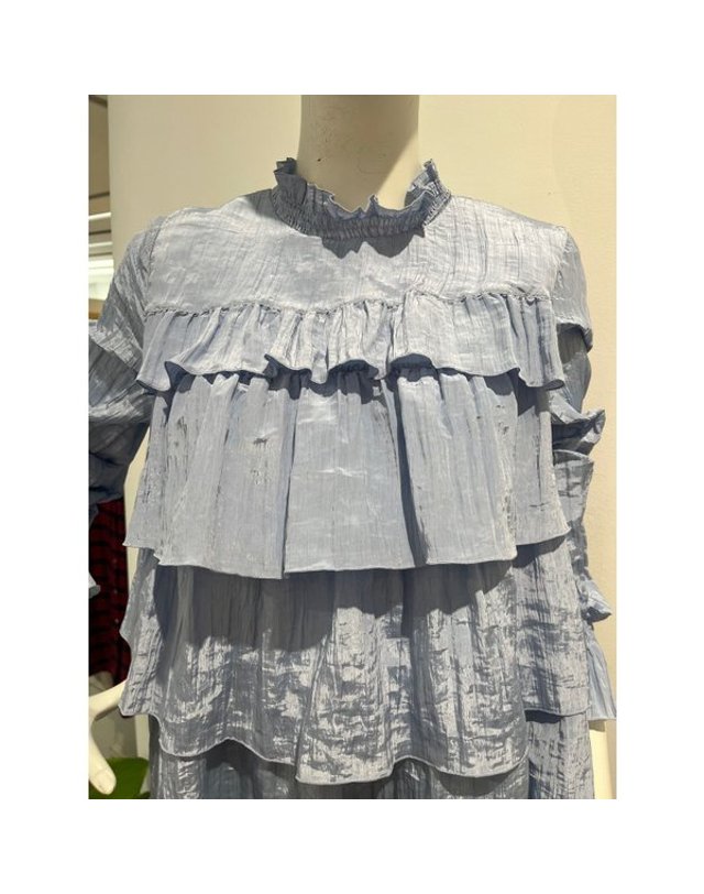 안지크 [갤러리아] 안지크(24S/S) 프릴 러블리한 블라우스 (AI1BL1150) 착용컷