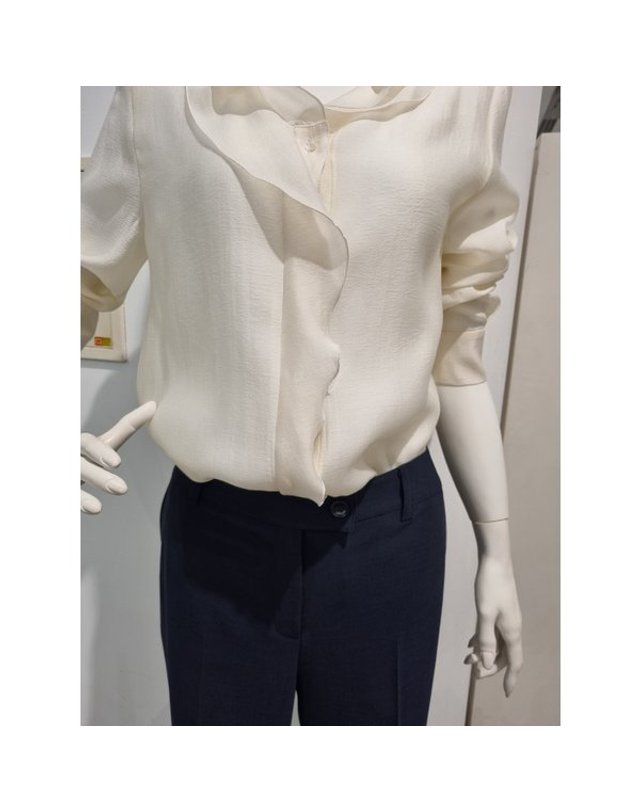 안지크 [갤러리아] 안지크(24S/S) 프릴블라우스 러블리한 블라우스 노방(AI1BL1170) 착용컷