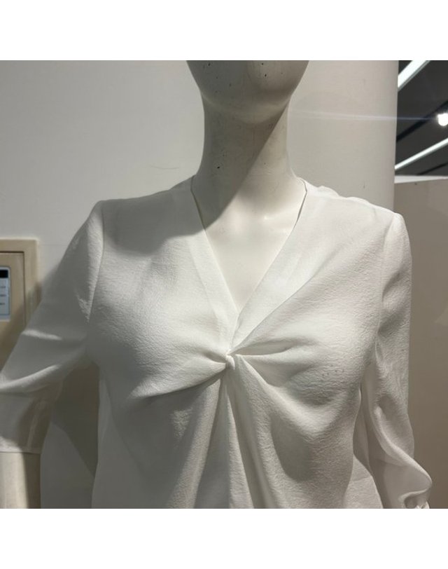 안지크 [갤러리아] 안지크여름셔츠 여름블라우스 브이넥셔링 루즈핏셔츠(AI2BL1160) 착용컷
