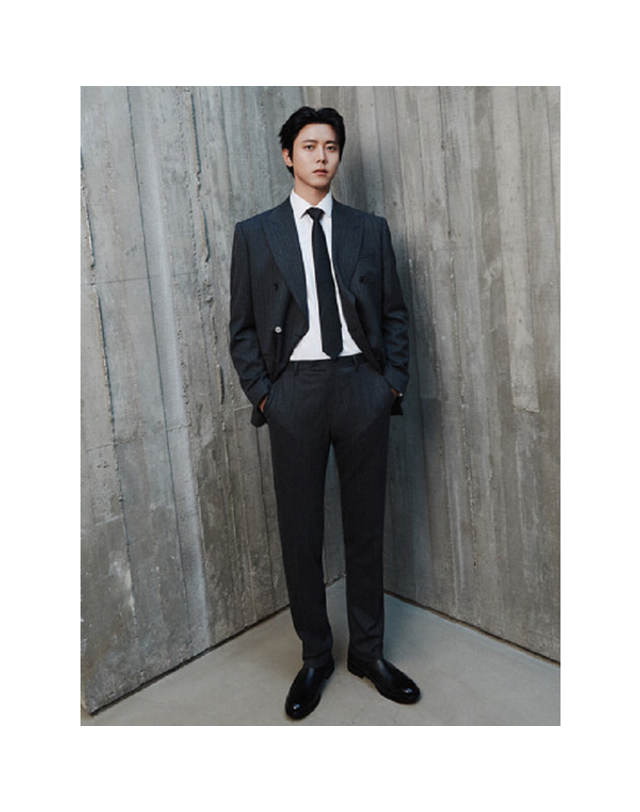 리얼지오지아 [갤러리아] 26F/W Premium 더블 브레스티드 스트라이프 수트 팬츠 [ADG4SP1927] 착용컷