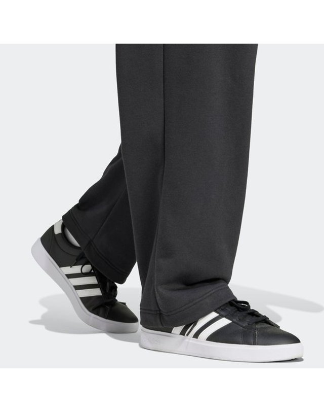 아디다스 [갤러리아] [MENS SPORTSWEAR] 에센셜 와이드 레그 3바 로고 팬츠 (JF3604) 착용컷