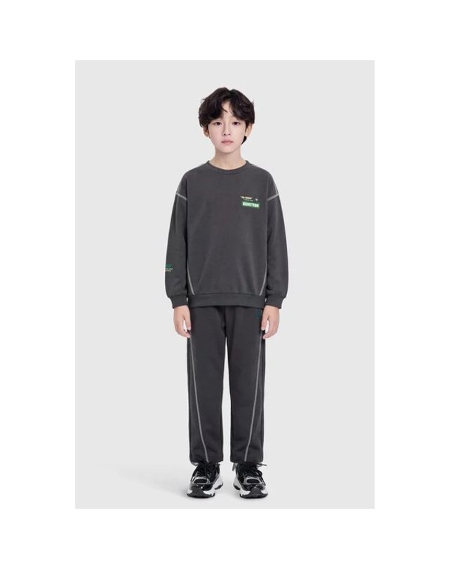 베네통 [갤러리아] 베네통키즈 26FW루즈핏그래픽맨투맨배럴핏트레이닝팬츠 QAMT15661/QATP09661 착용컷