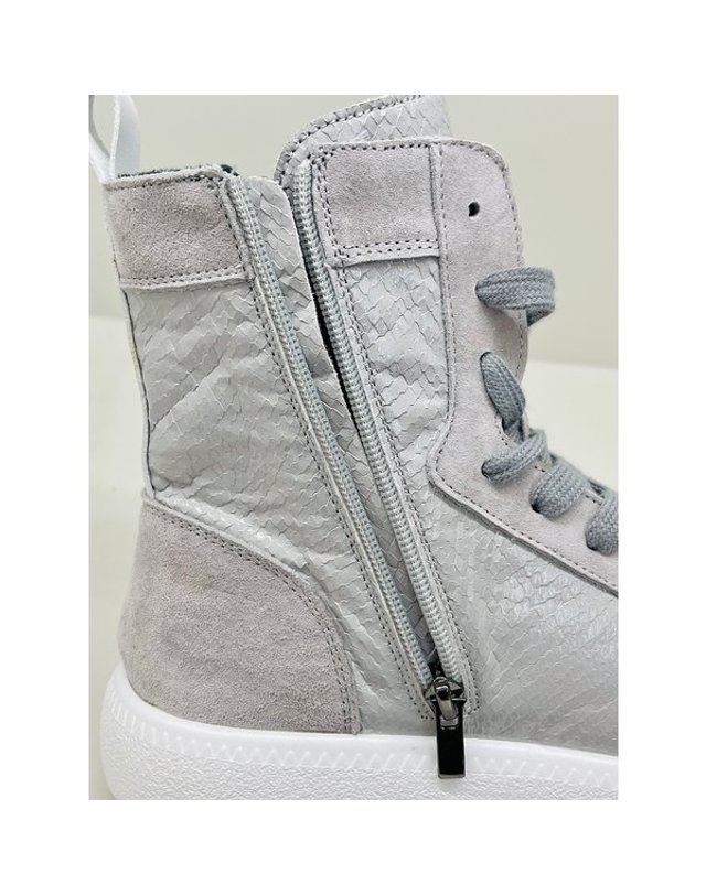 고세제화 [갤러리아] 고세 데일리 여성 와이드 레이스업 하이탑 스니커즈 GZA5F019 블랙 4cm 착용컷