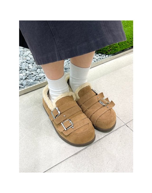 고세제화 [갤러리아] 고세 데일리 여성 와이드핏 벨티드 양털 쿠션 스니커즈 GZP5F024 레드 4.5cm 착용컷