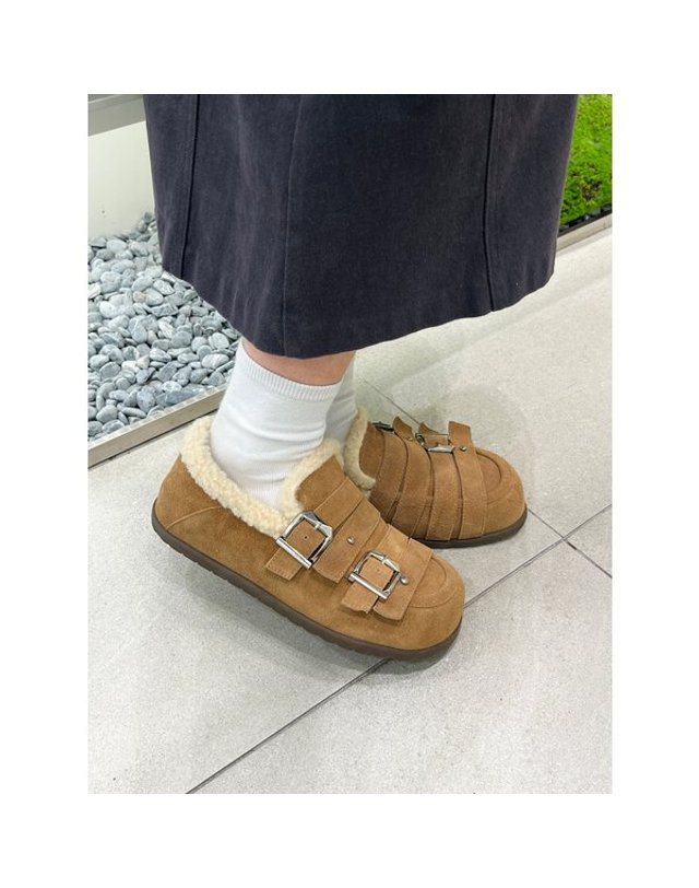 고세제화 [갤러리아] 고세 데일리 여성 와이드핏 벨티드 양털 쿠션 스니커즈 GZP5F024 레드 4.5cm 착용컷